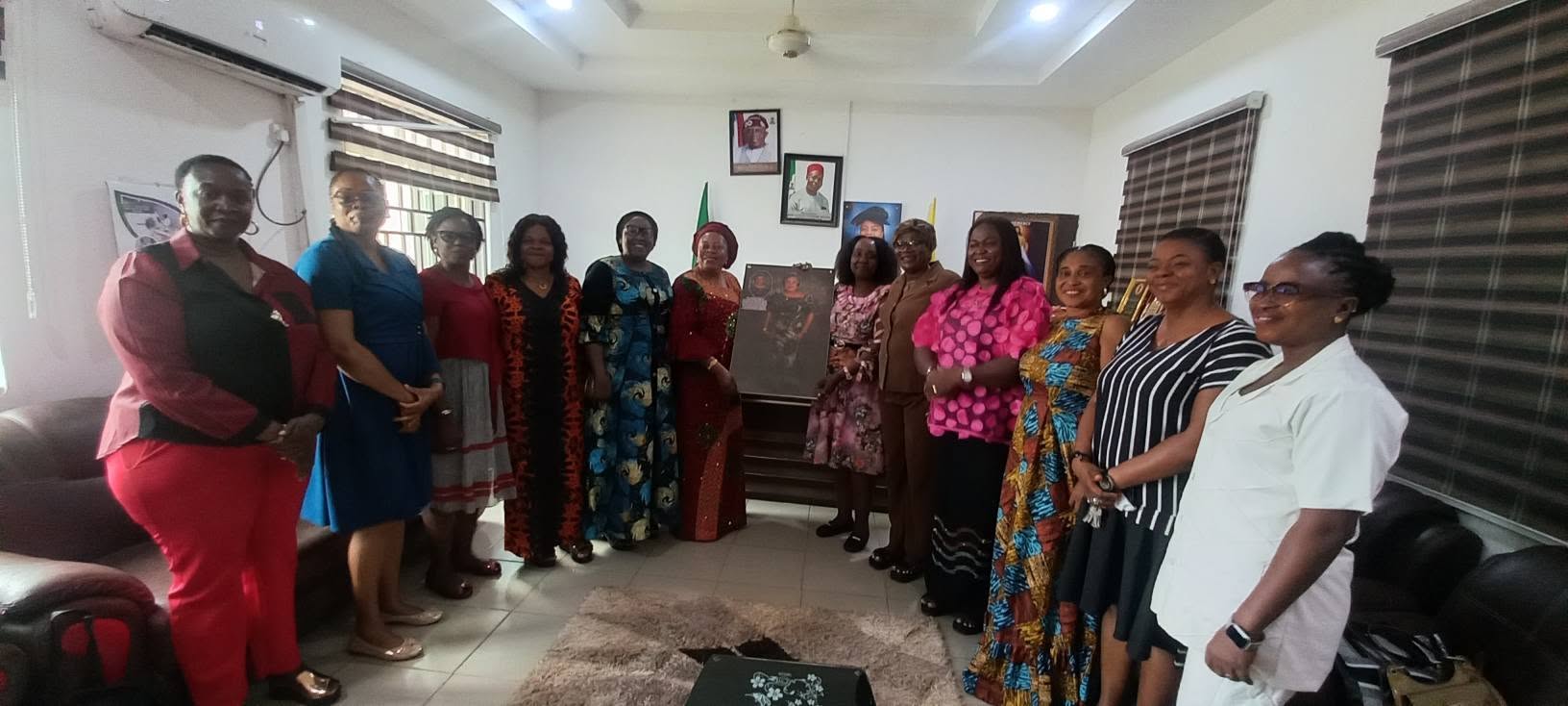 COOUTH CMD REUNITES WITH LORETTO OLD GIRLS CLASS OF 1992 DURING COURTESY VISIT
