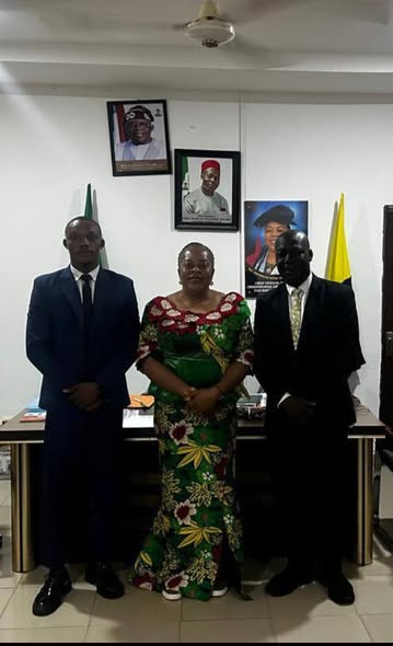 DR. UMEAKUEWULU RECEIVES EFCC DELEGATION, EXPLORES MEDICAL RETAINERSHIP PARTNERSHIP